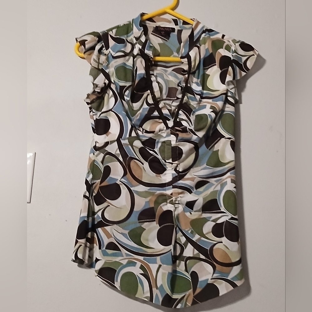 Takara brand ladies sleeveless top. Size large